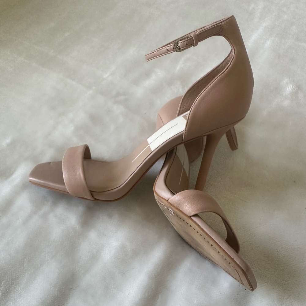 Dolce Vita Nude Leather Classic Heels 7